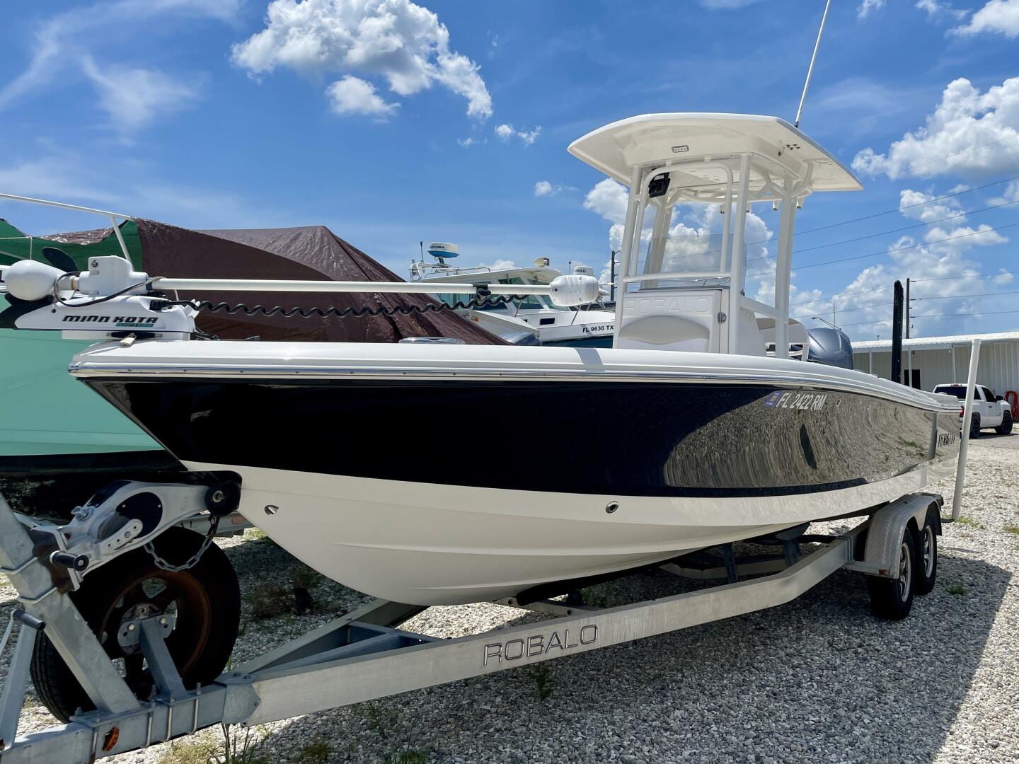 25ft Robalo Yacht For Sale