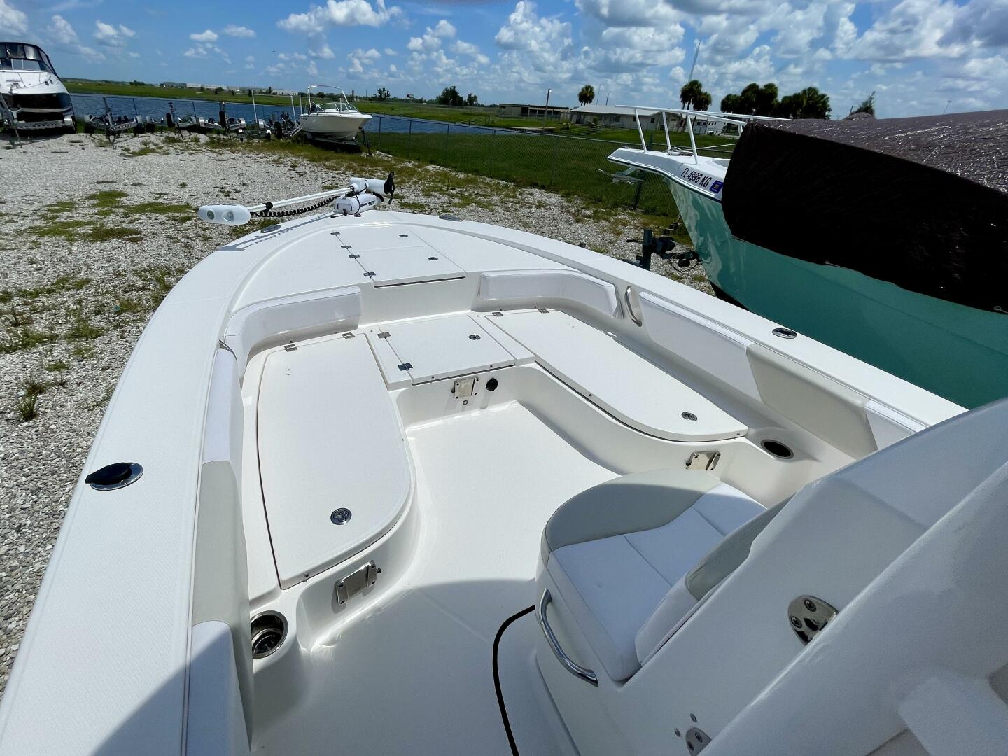 25ft Robalo Yacht For Sale