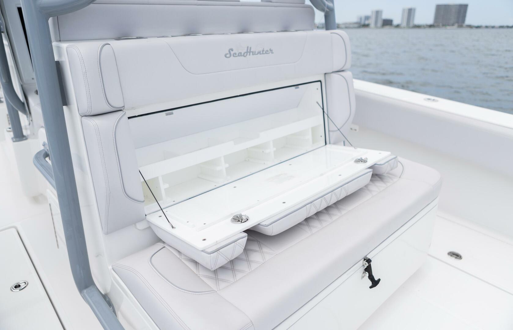 Helm Seating