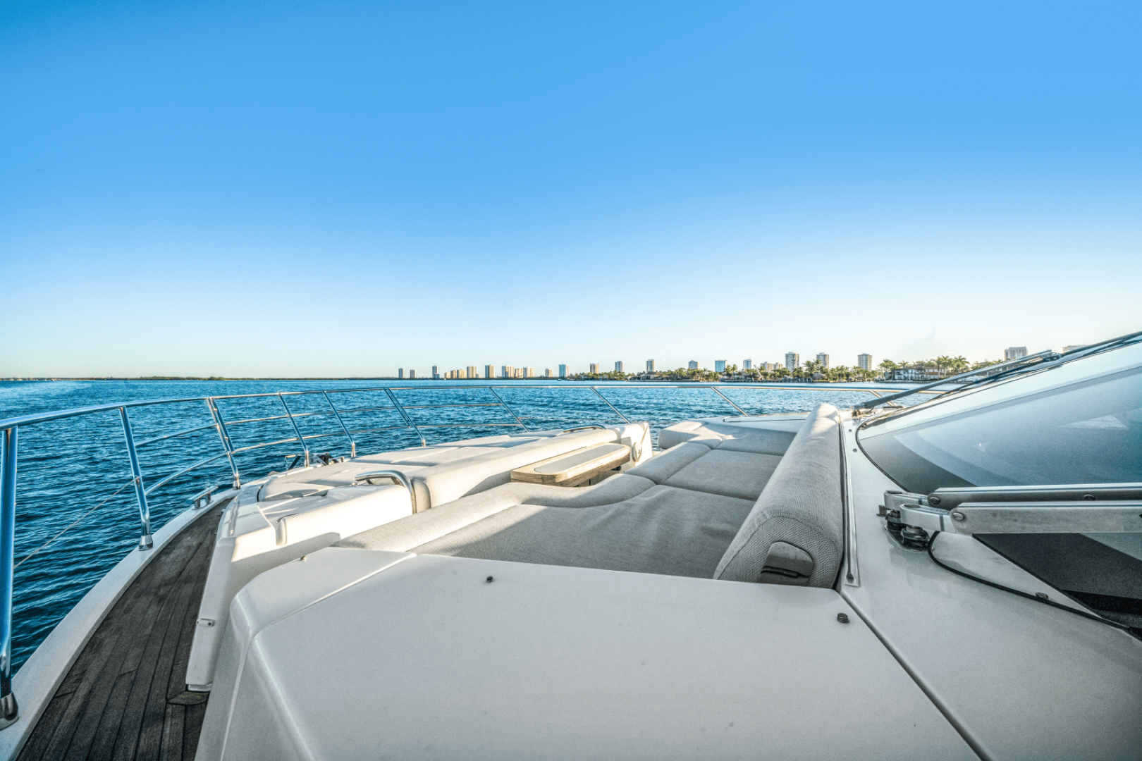 60ft Azimut Yacht For Sale