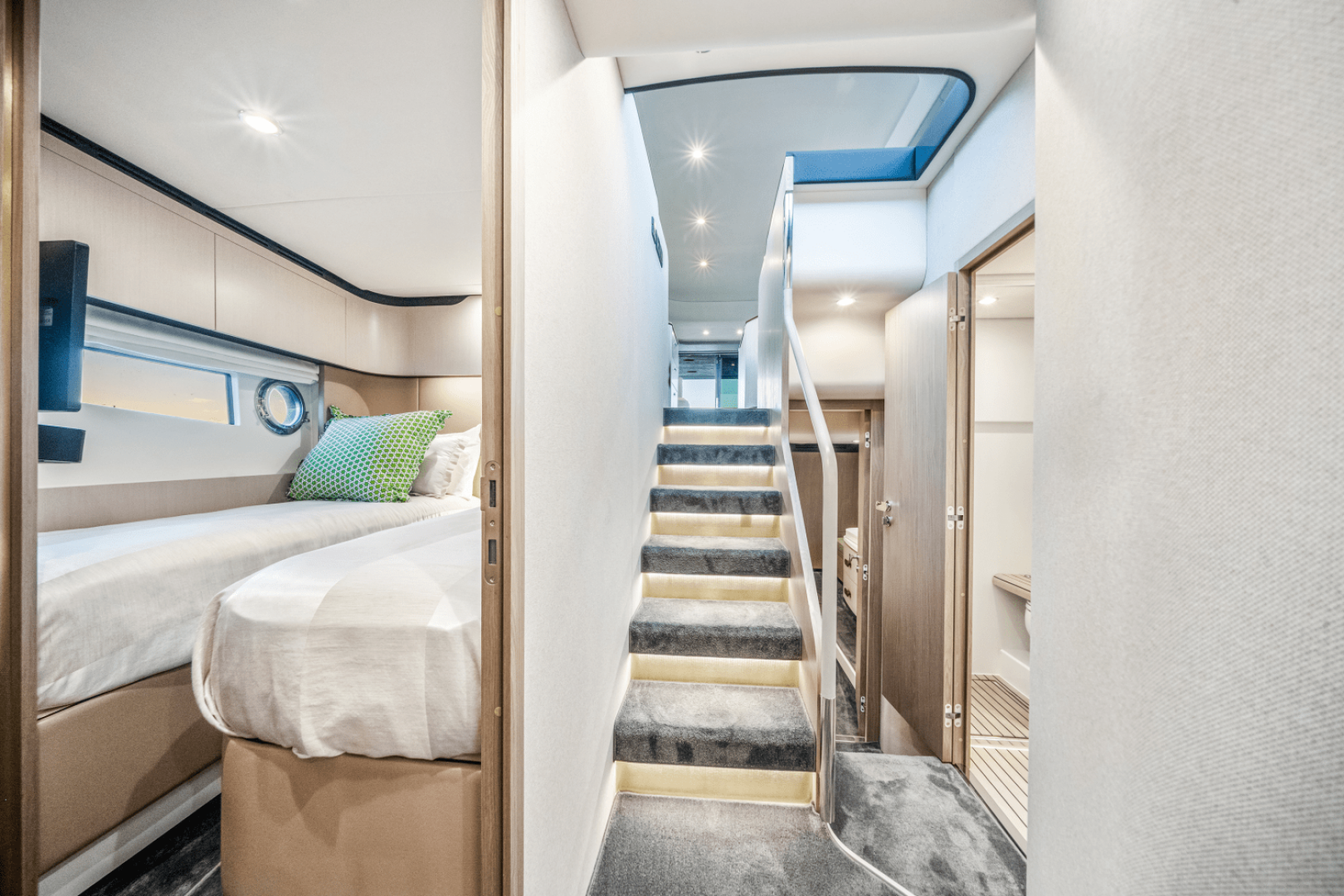 60ft Azimut Yacht For Sale
