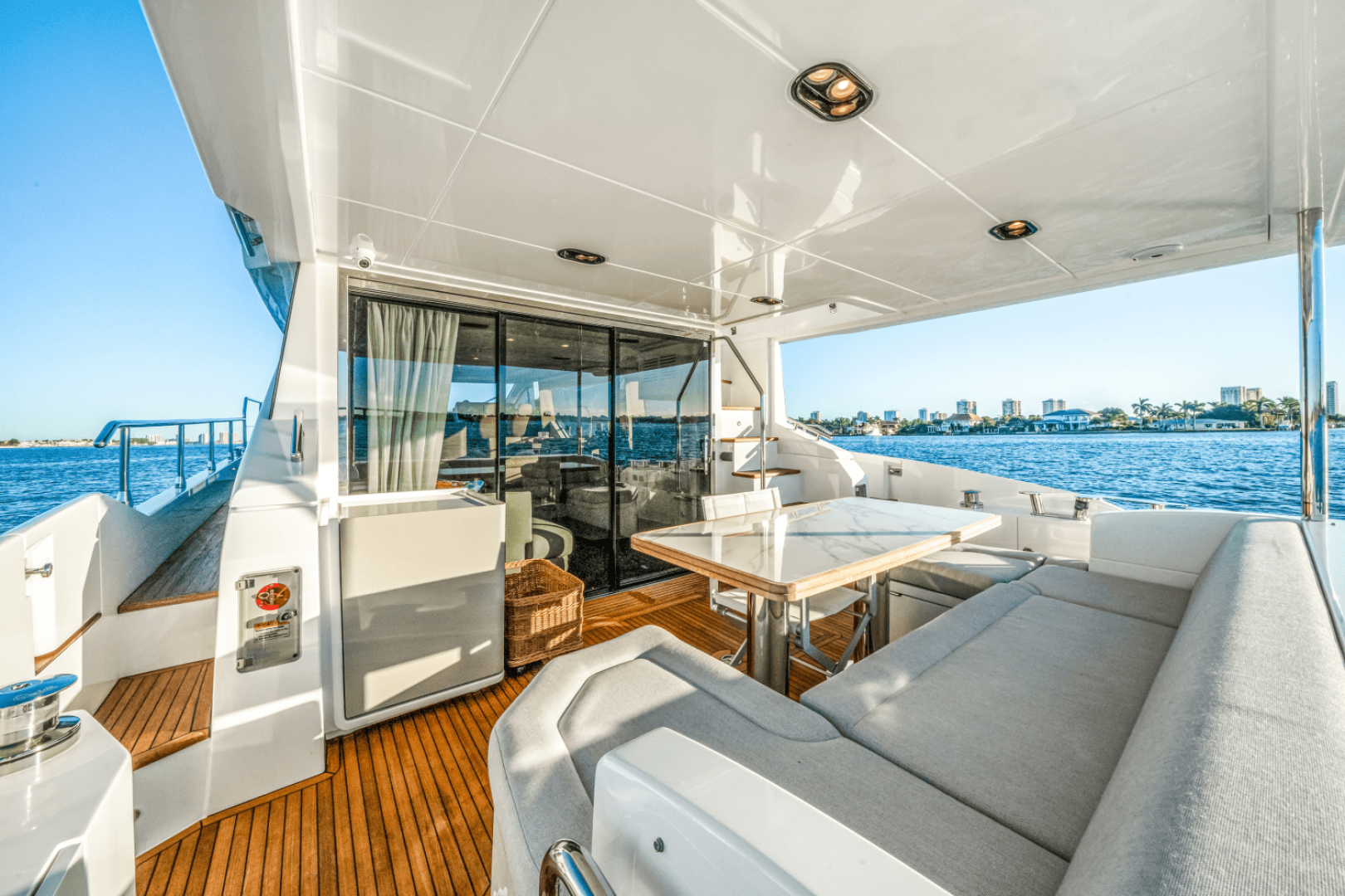 60ft Azimut Yacht For Sale