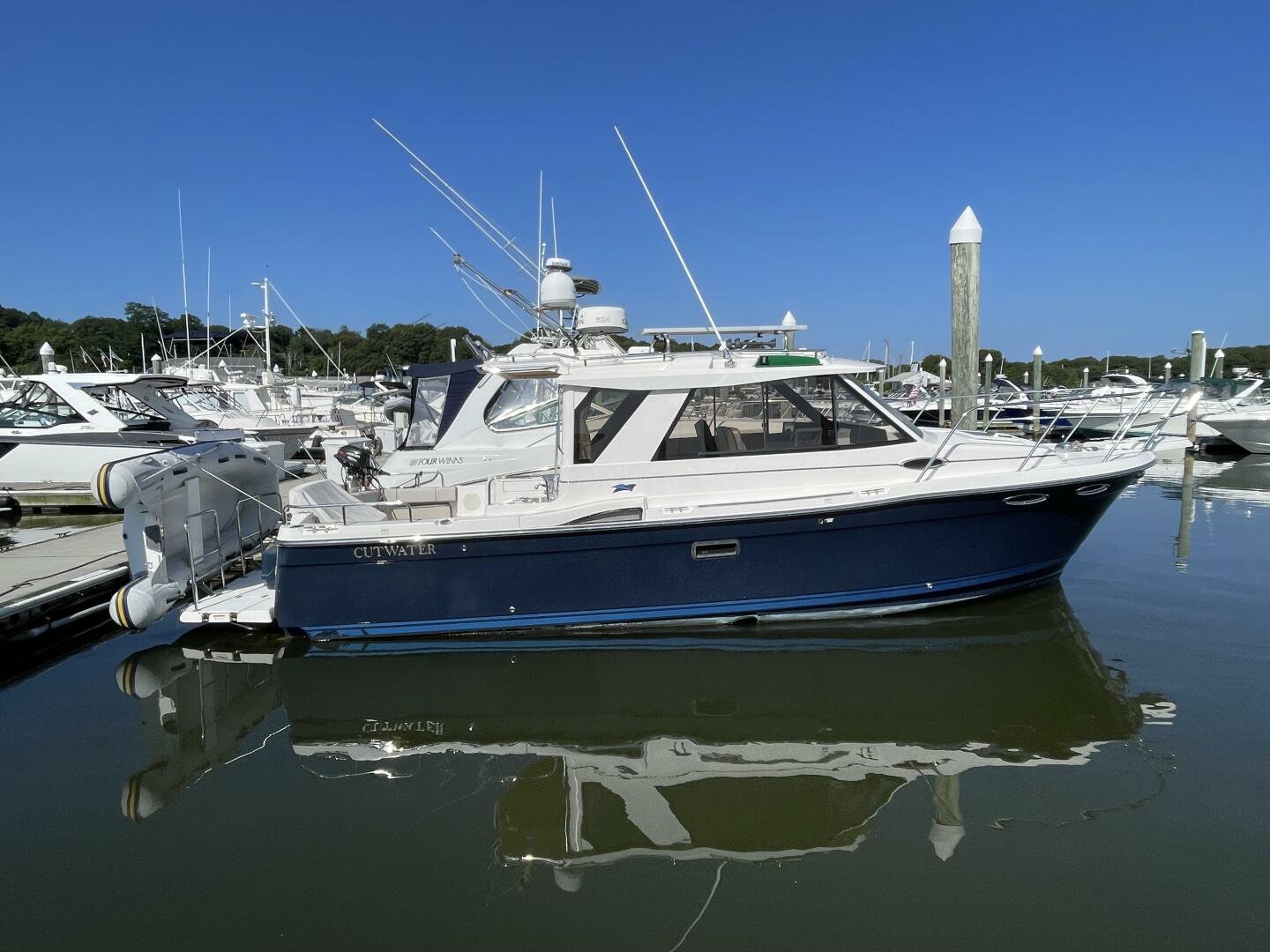 28ft Cutwater Yacht For Sale