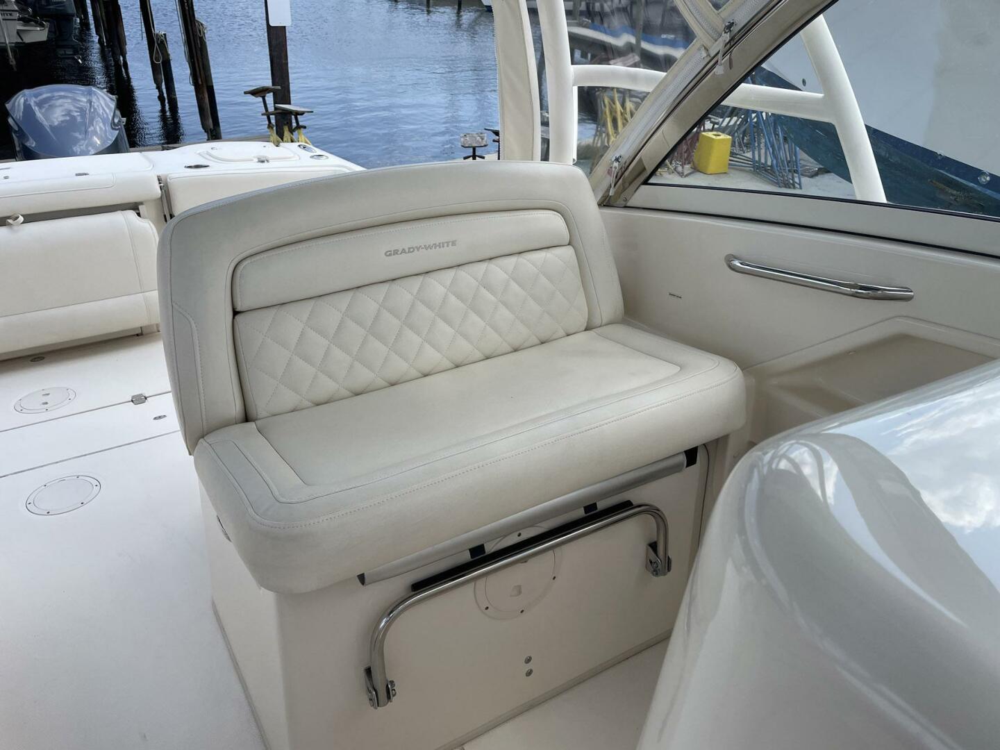 Rennie 32ft Grady White Yacht For Sale