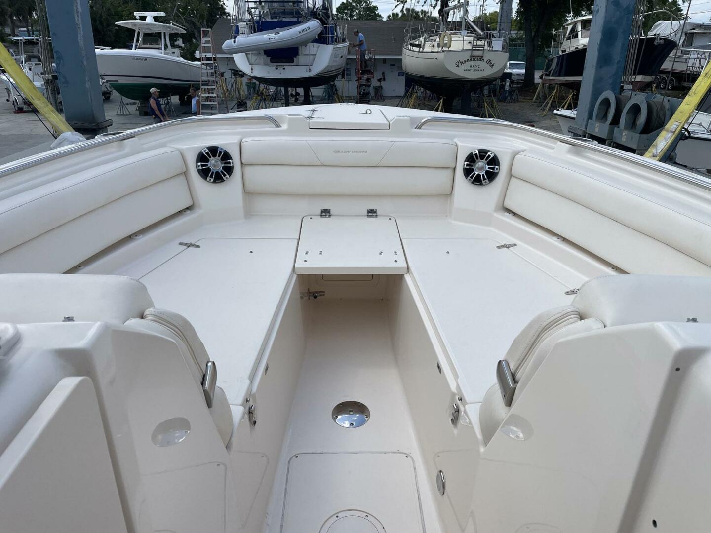 Rennie 32ft Grady White Yacht For Sale