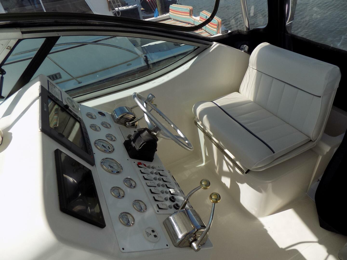 Helm seat