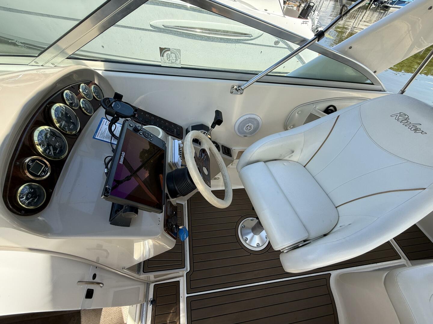 Pullin J s 27ft Rinker Yacht For Sale