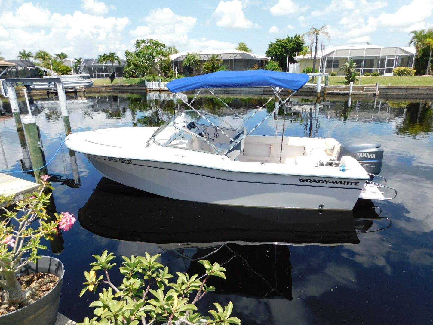 24ft Grady White Yacht For Sale