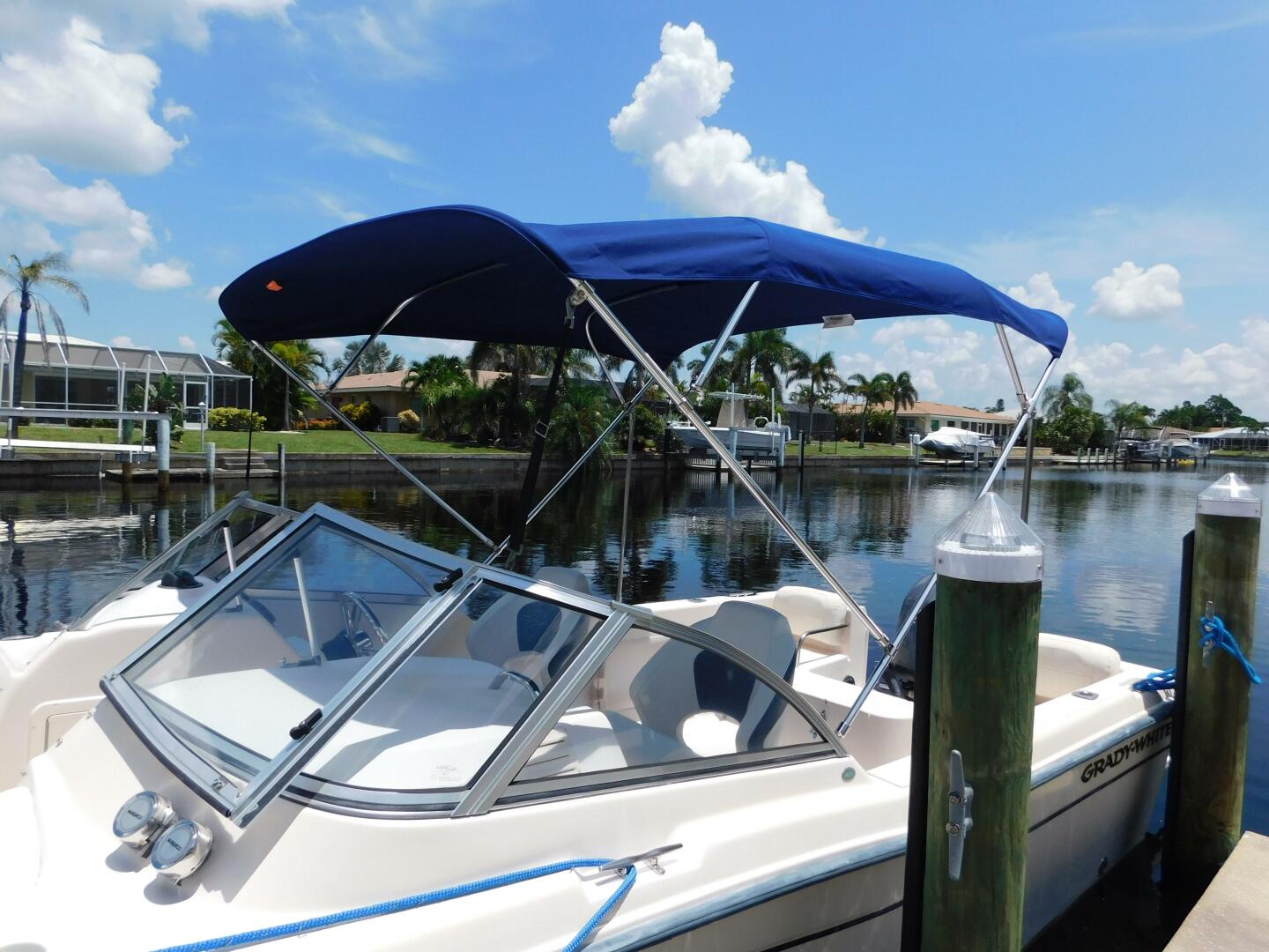 24ft Grady White Yacht For Sale