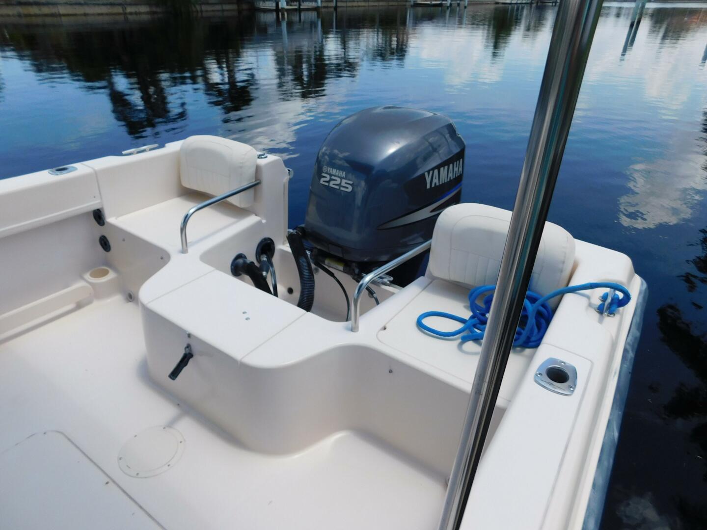 24ft Grady White Yacht For Sale