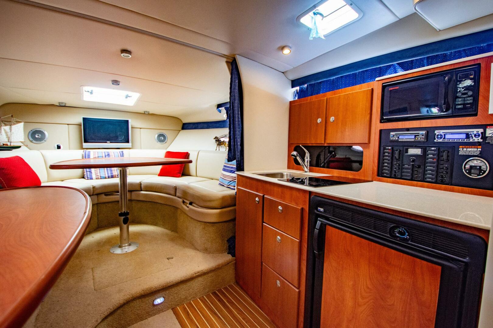 Bombacho 34ft Bayliner Yacht For Sale