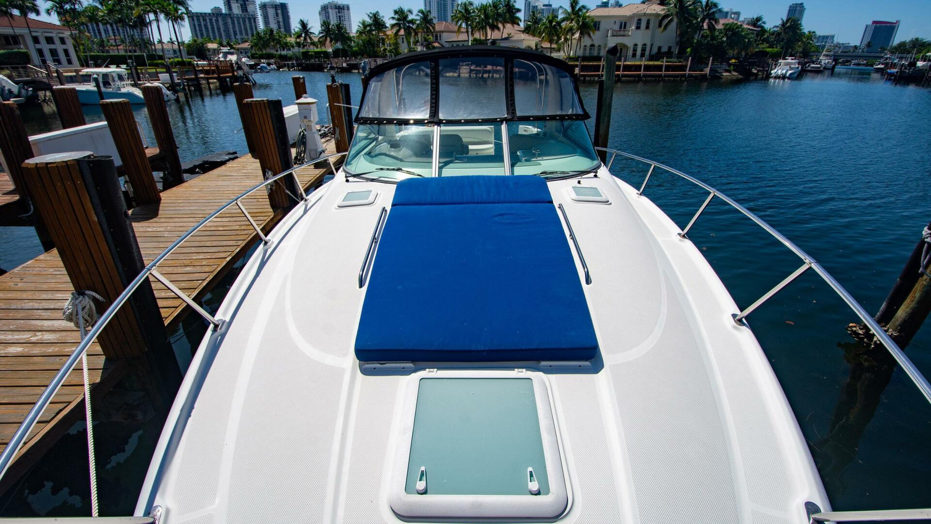 Bombacho 34ft Bayliner Yacht For Sale