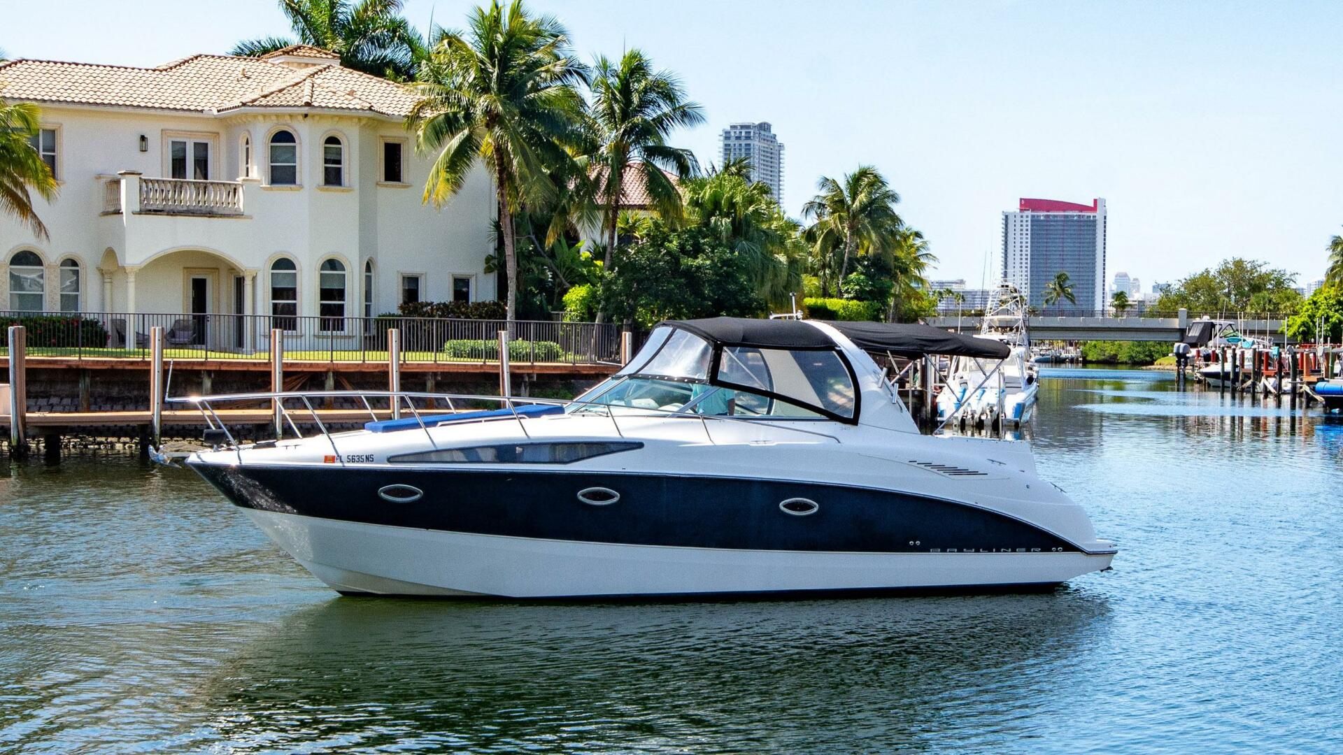 Bombacho 34ft Bayliner Yacht For Sale