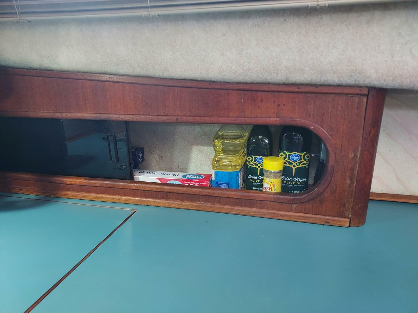 Gypsy Rouge 38ft Bayliner Yacht For Sale