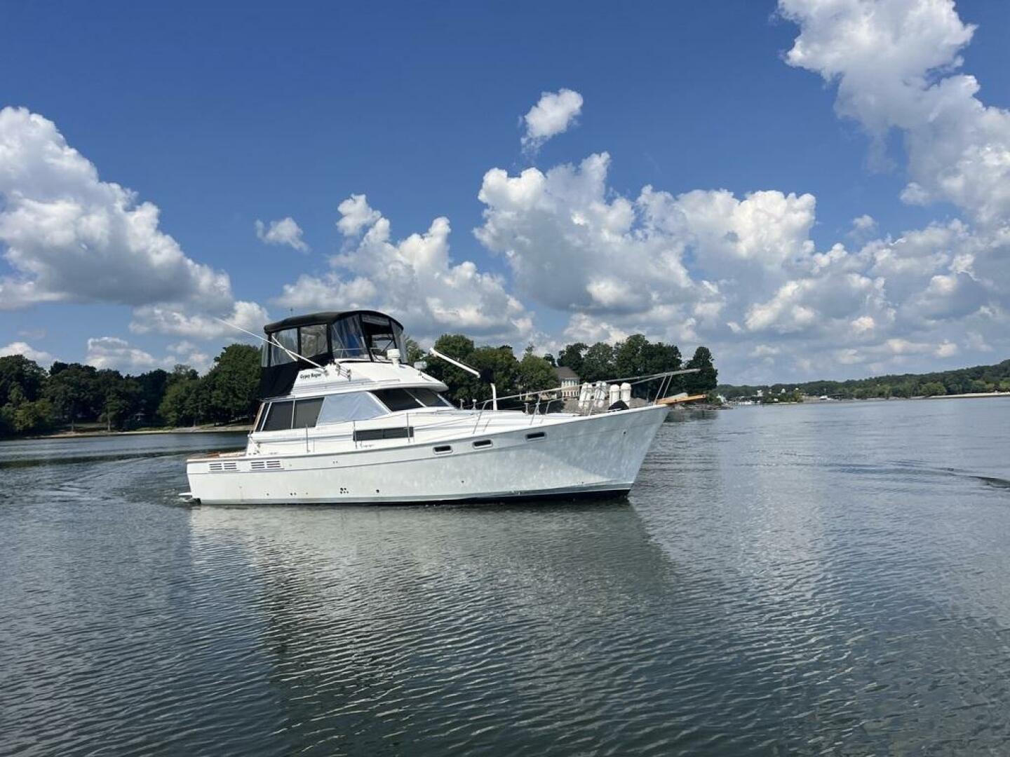 Gypsy Rouge 38ft Bayliner Yacht For Sale