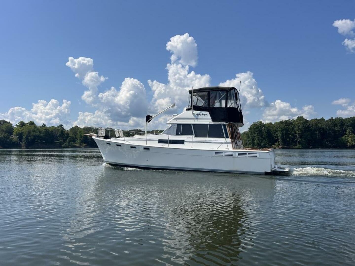 Gypsy Rouge 38ft Bayliner Yacht For Sale