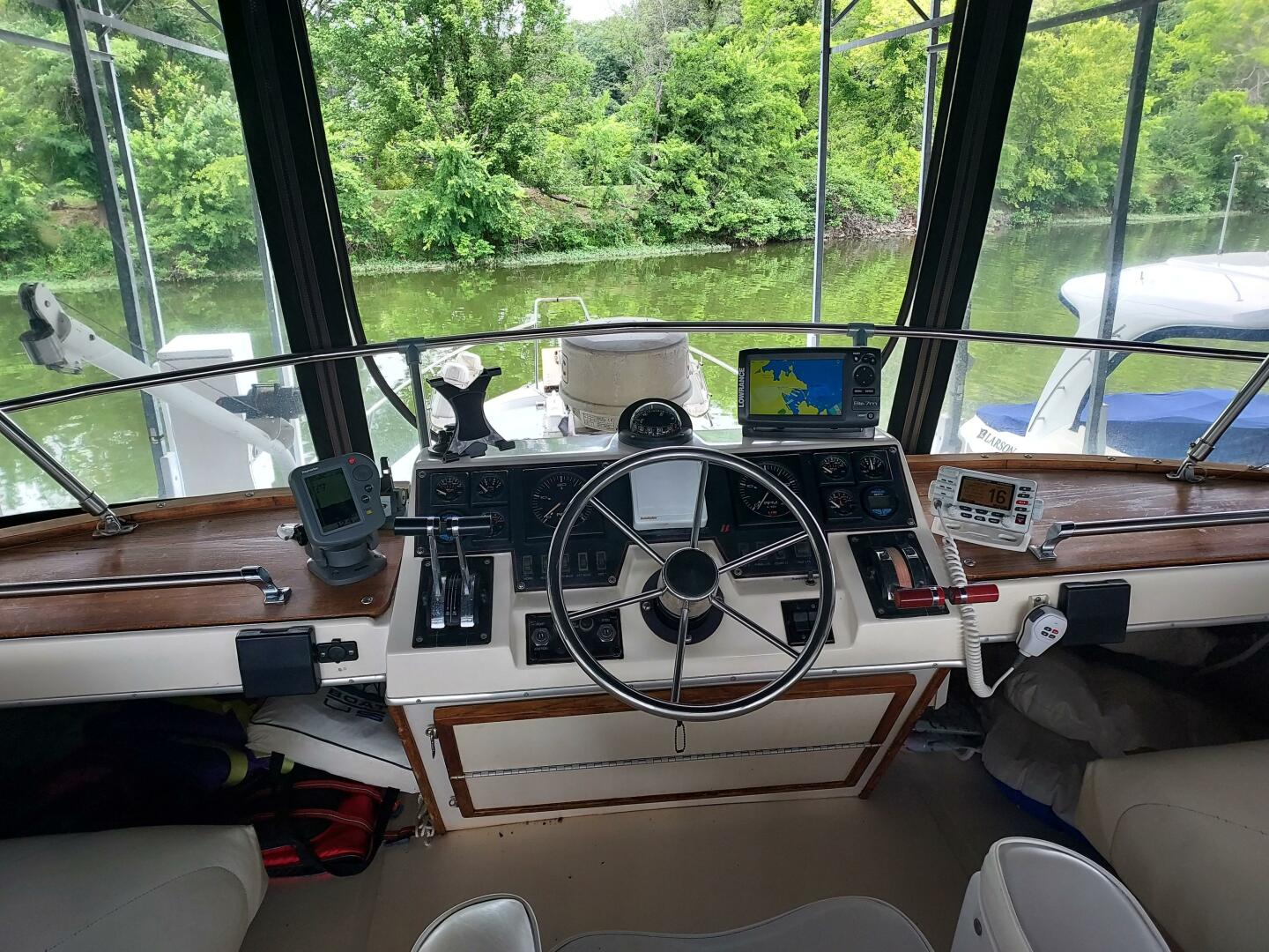 Gypsy Rouge 38ft Bayliner Yacht For Sale