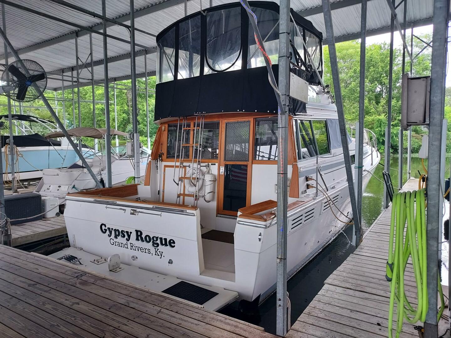 Gypsy Rouge 38ft Bayliner Yacht For Sale