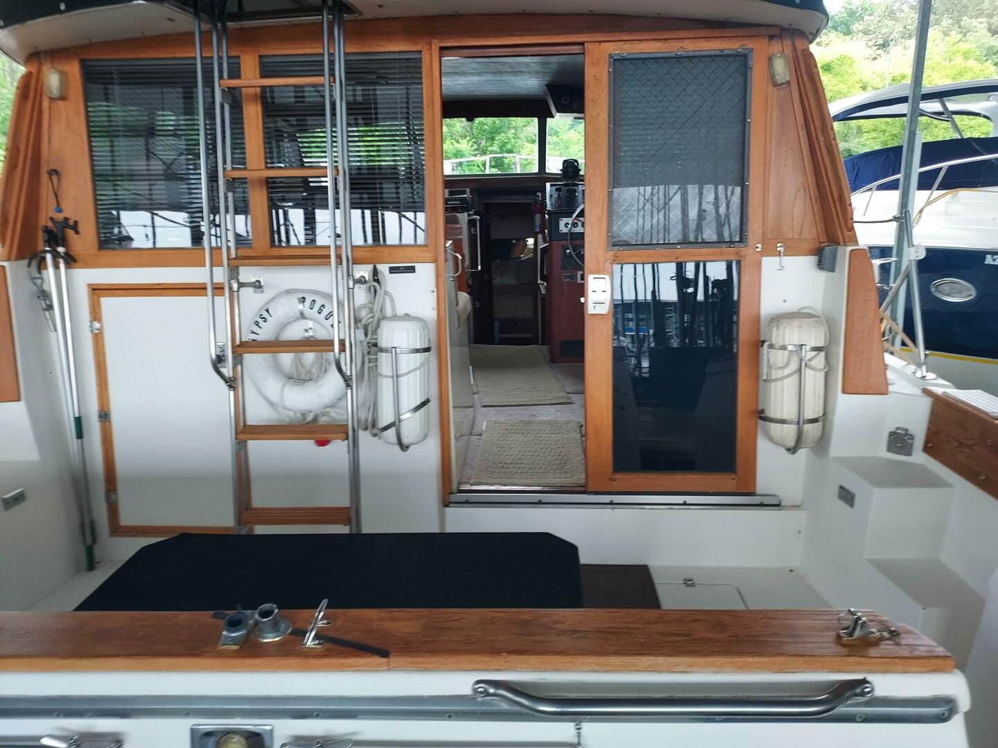 Gypsy Rouge 38ft Bayliner Yacht For Sale