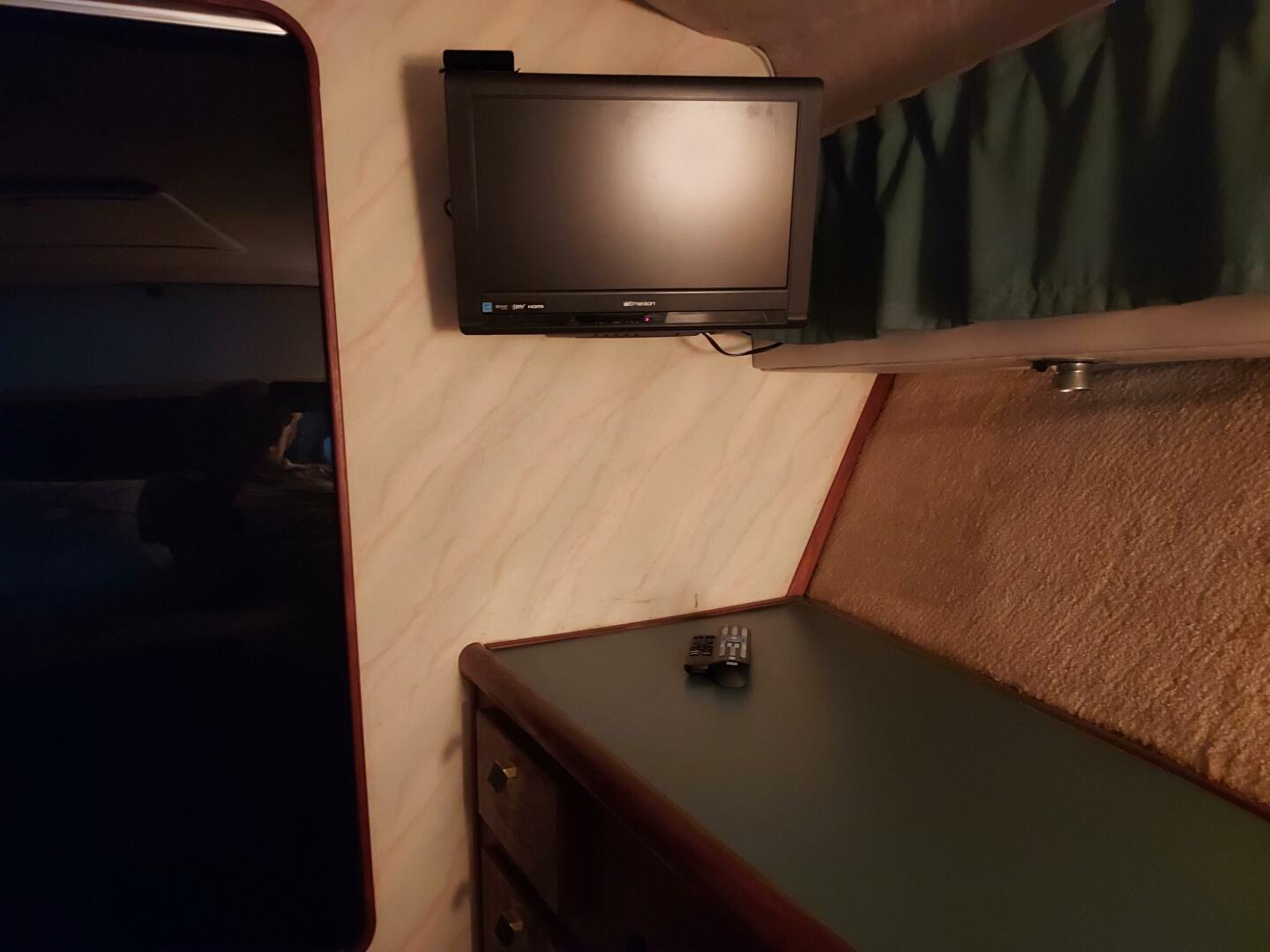 Gypsy Rouge 38ft Bayliner Yacht For Sale