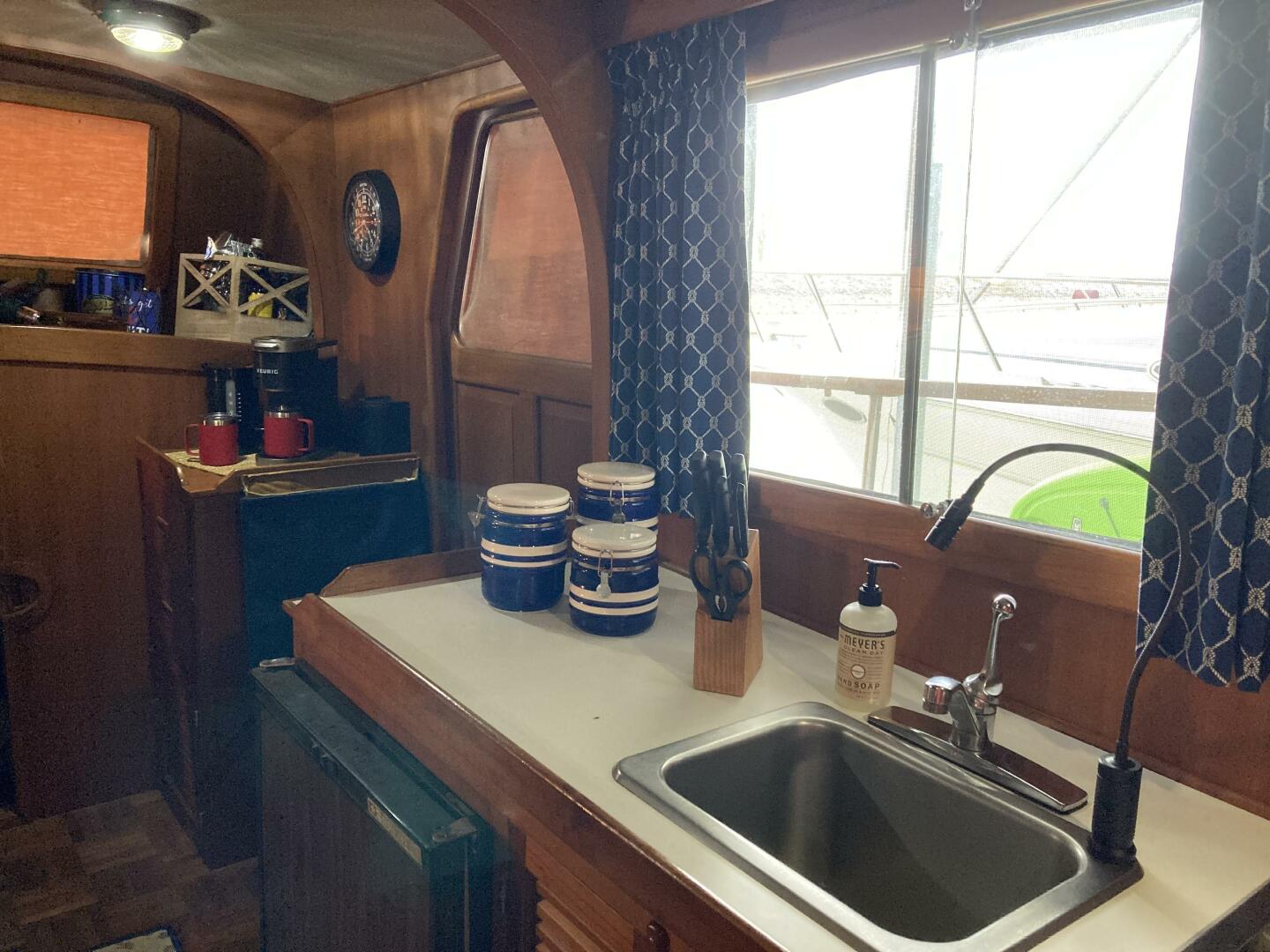 Dale B 36ft Albin Yacht For Sale