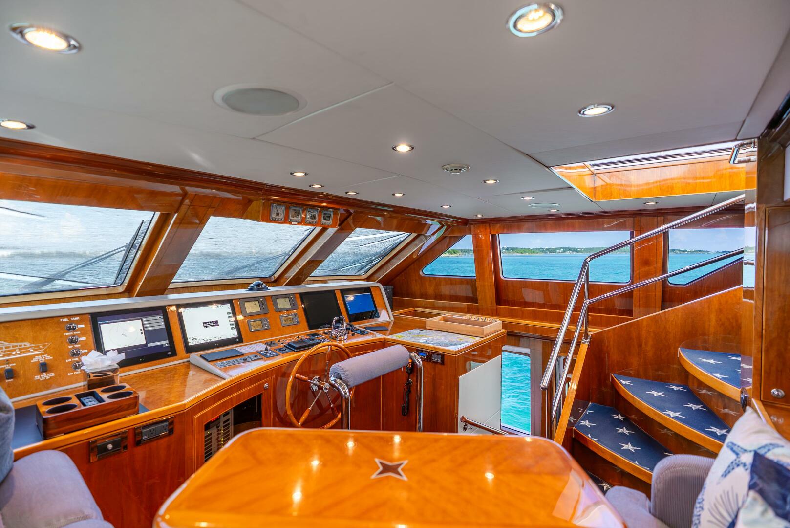 Done Deal 101ft Hargrave Yacht For Sale