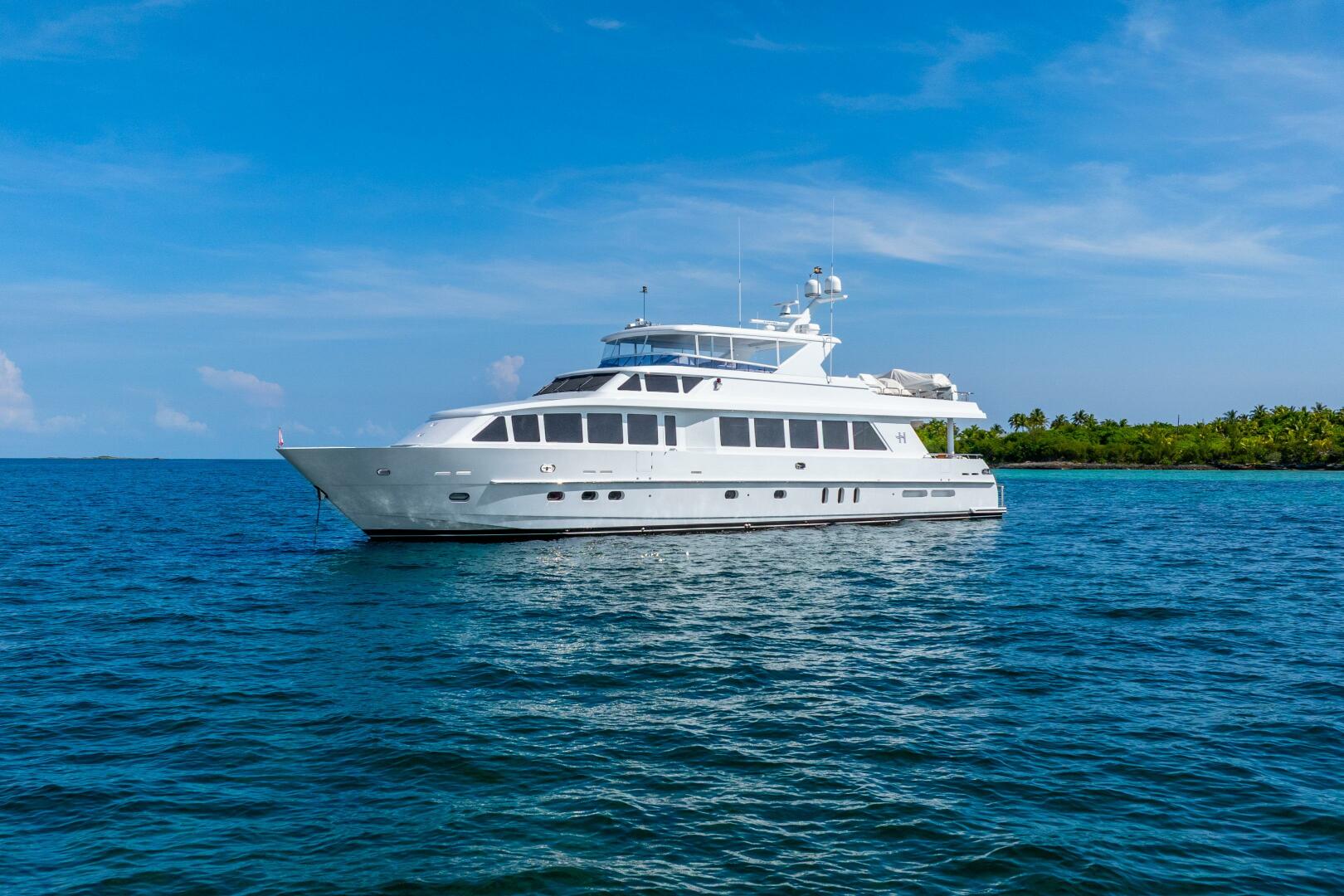 Done Deal 101ft Hargrave Yacht For Sale