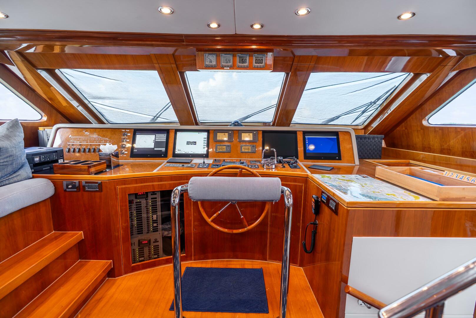 Done Deal 101ft Hargrave Yacht For Sale