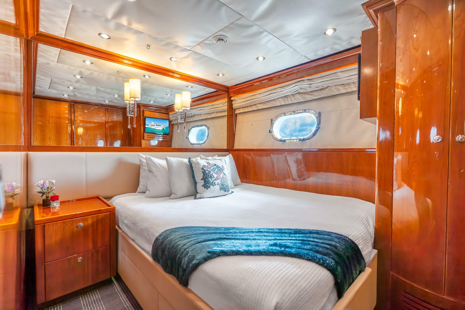 Done Deal 101ft Hargrave Yacht For Sale