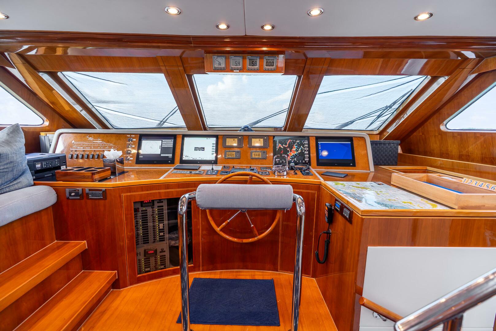 Done Deal 101ft Hargrave Yacht For Sale