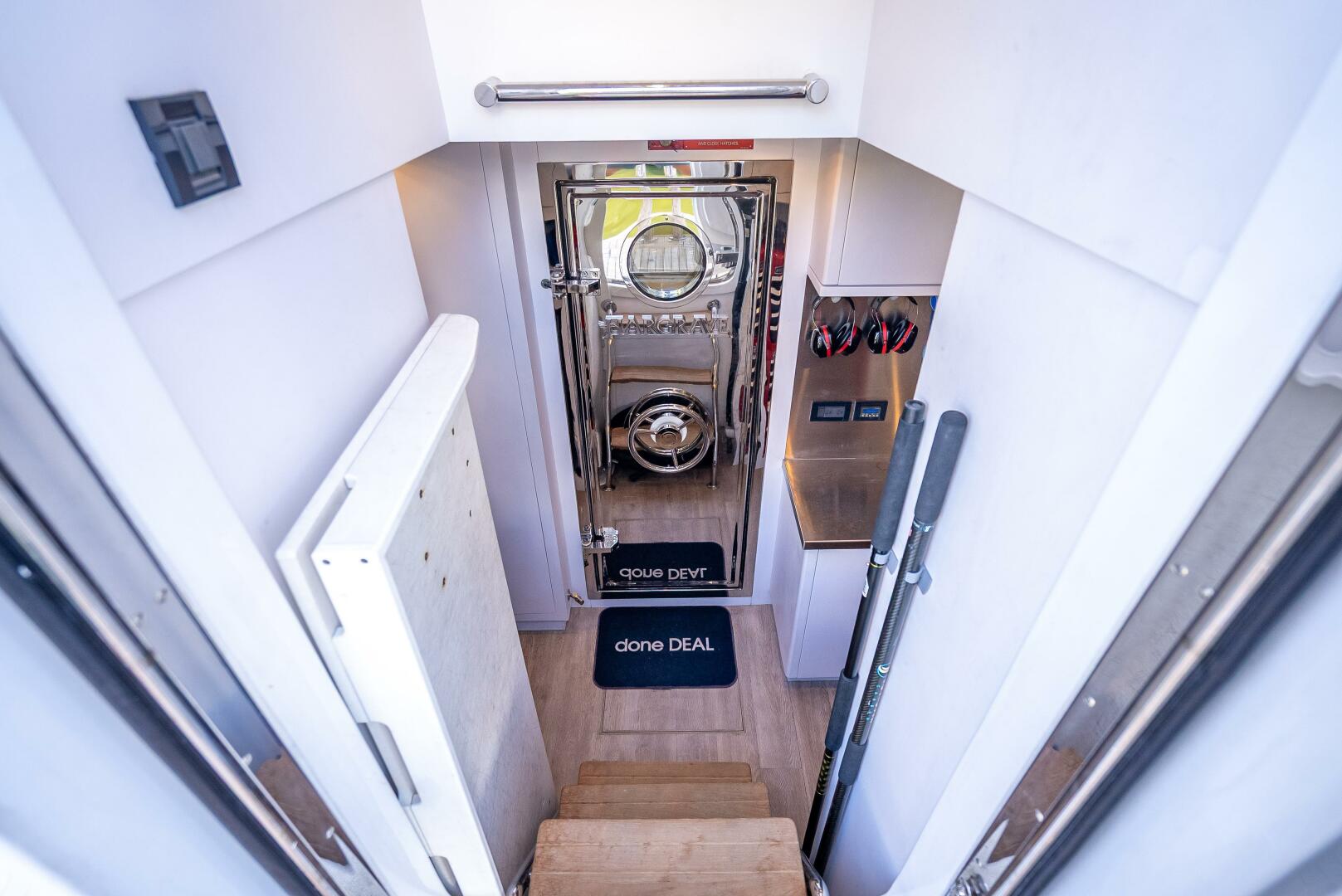 Done Deal 101ft Hargrave Yacht For Sale