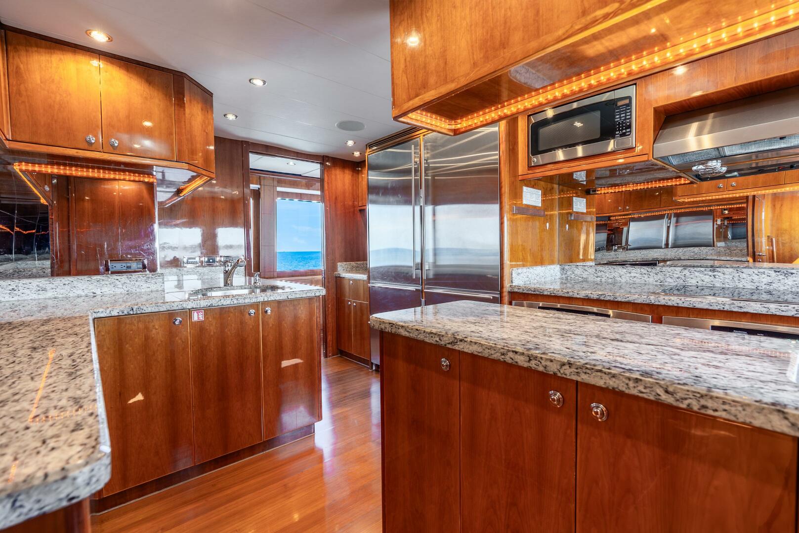 Done Deal 101ft Hargrave Yacht For Sale