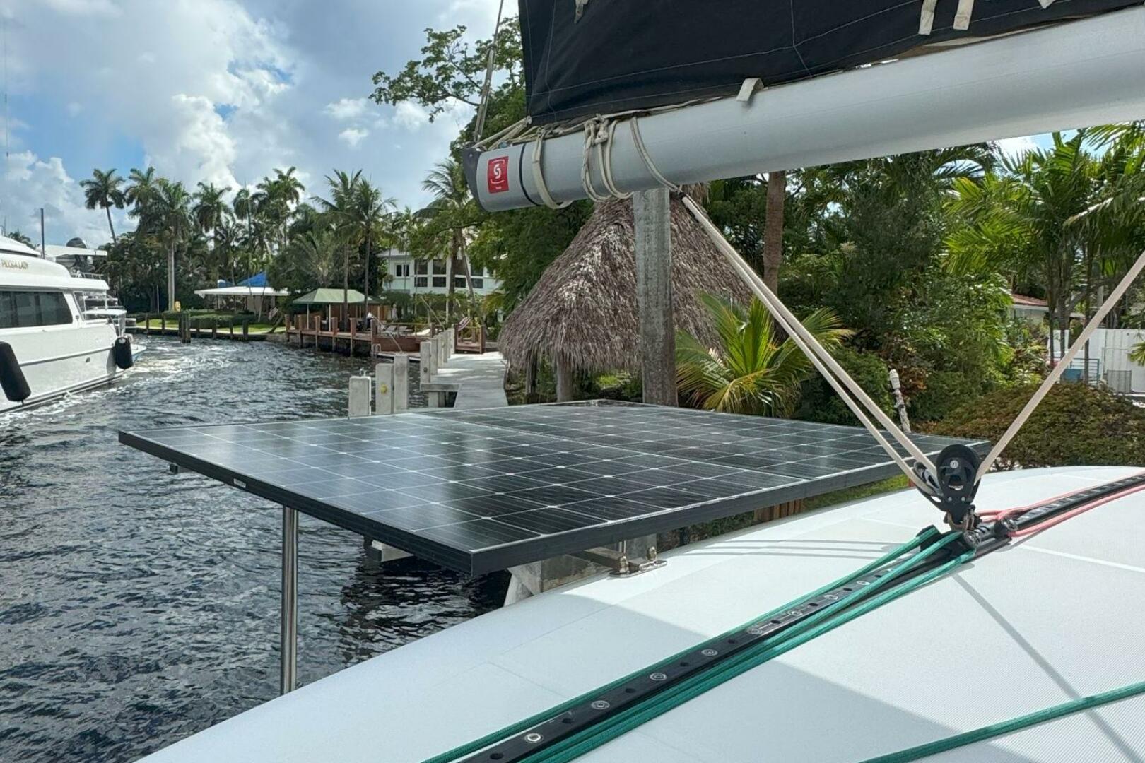 2022-lagoon-40-sail-9902427-20250807103014293-1.jpg
