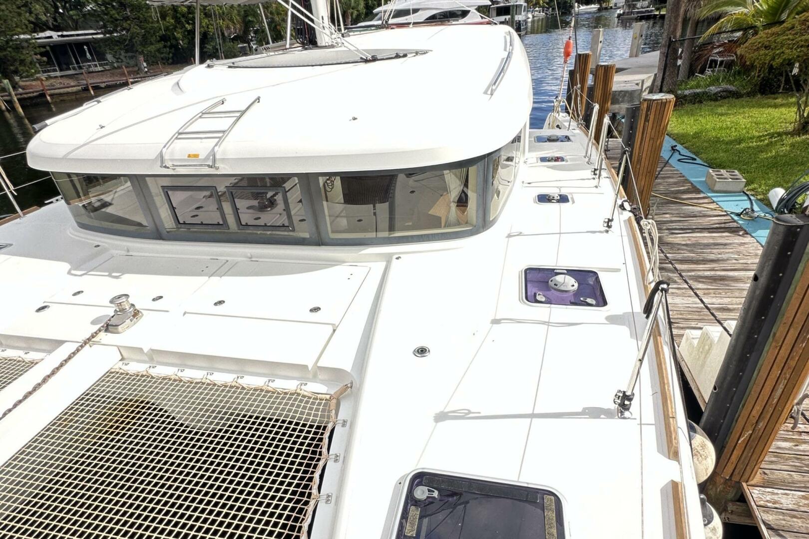 2022-lagoon-40-sail-9902427-20250807101349780-1.jpg