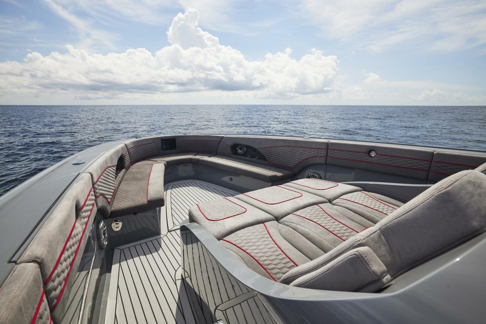 MR  LUCKY 52ft Midnight Express Yacht For Sale