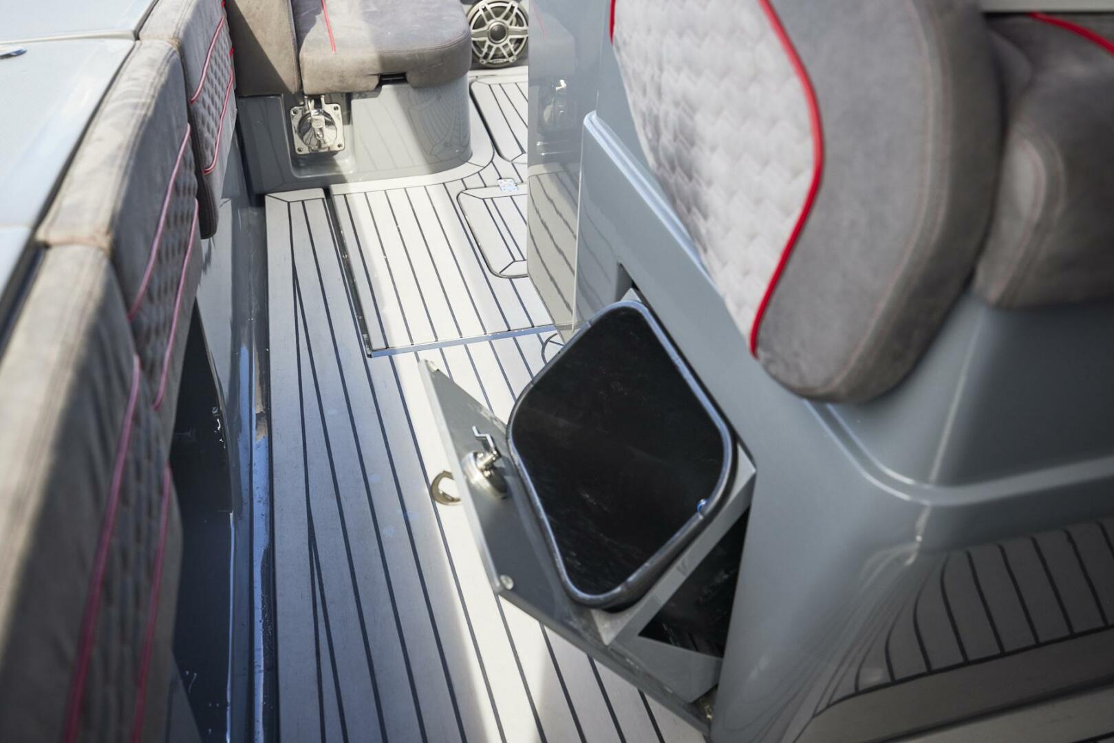 MR  LUCKY 52ft Midnight Express Yacht For Sale