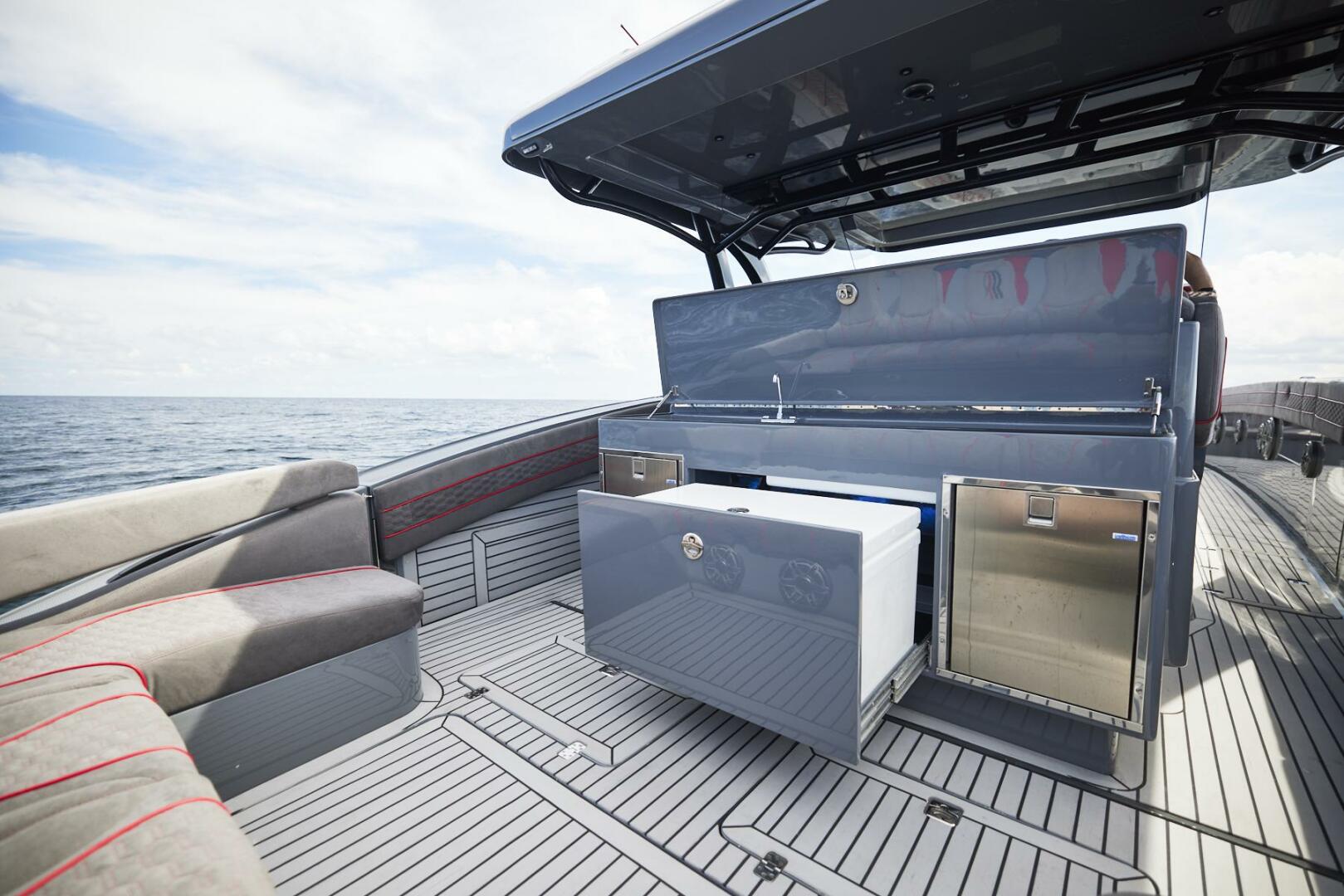 MR  LUCKY 52ft Midnight Express Yacht For Sale