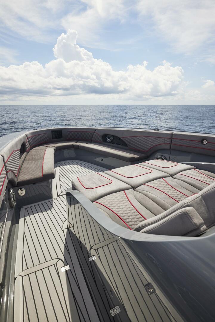 MR  LUCKY 52ft Midnight Express Yacht For Sale