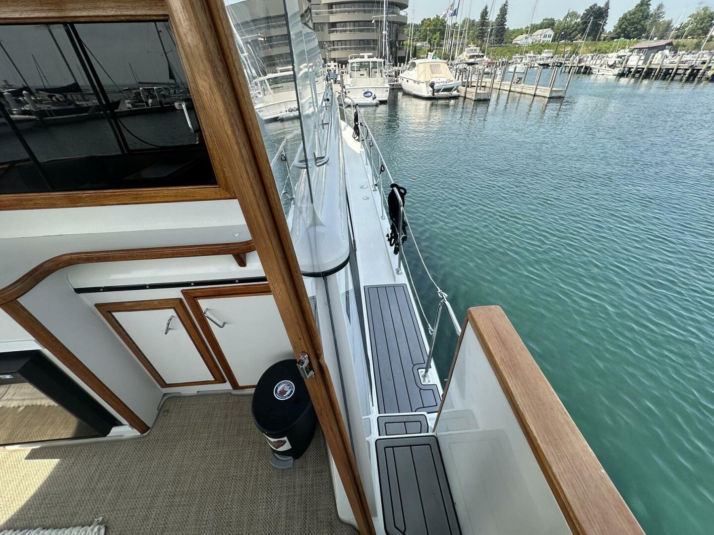 PerfectSeas 42ft Carver Yacht For Sale