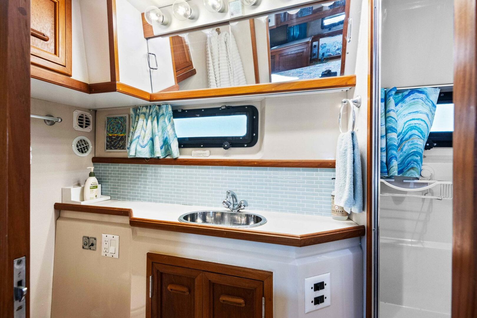 PerfectSeas 42ft Carver Yacht For Sale