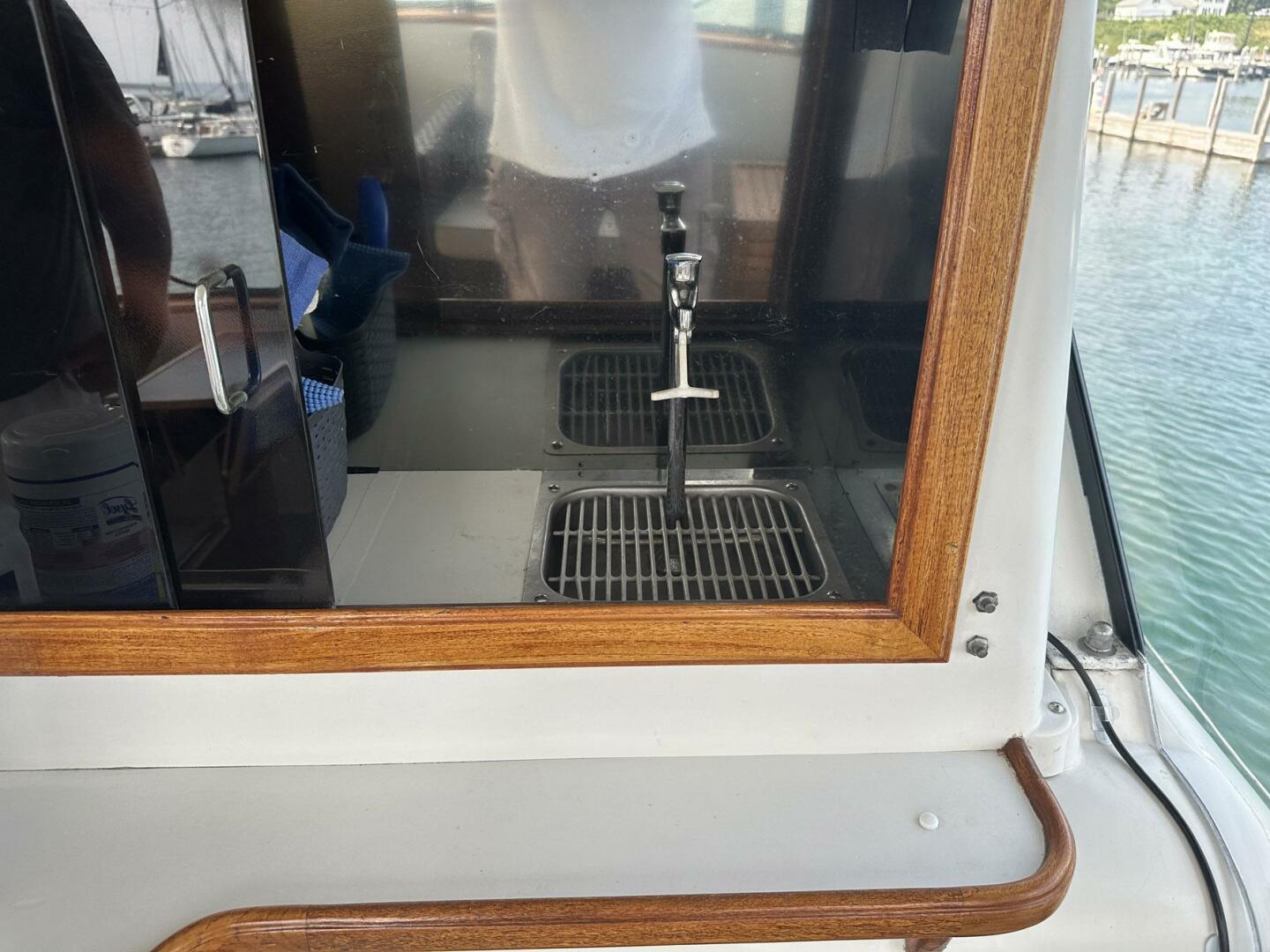 PerfectSeas 42ft Carver Yacht For Sale