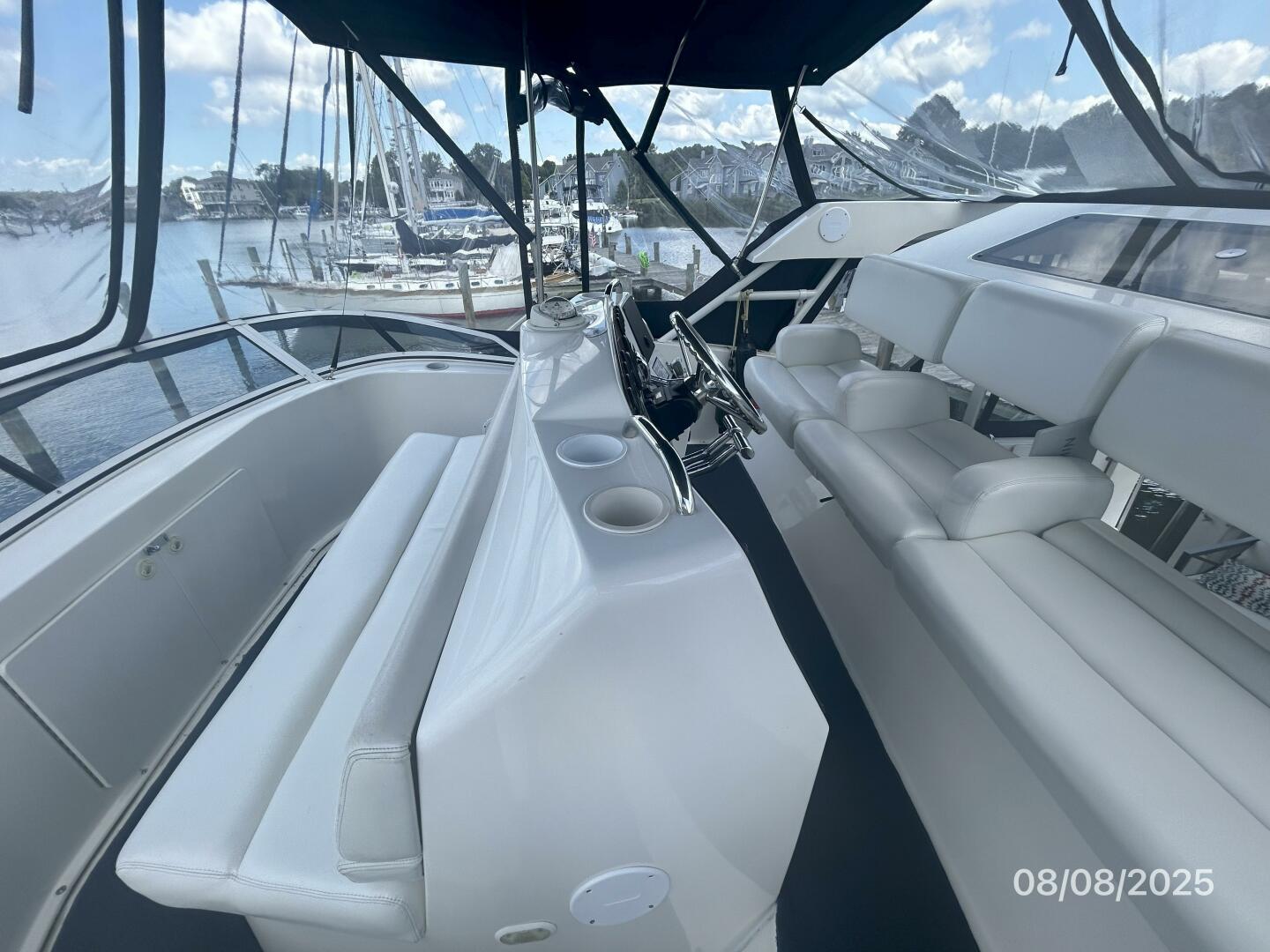39' Silverton flybridge starboard