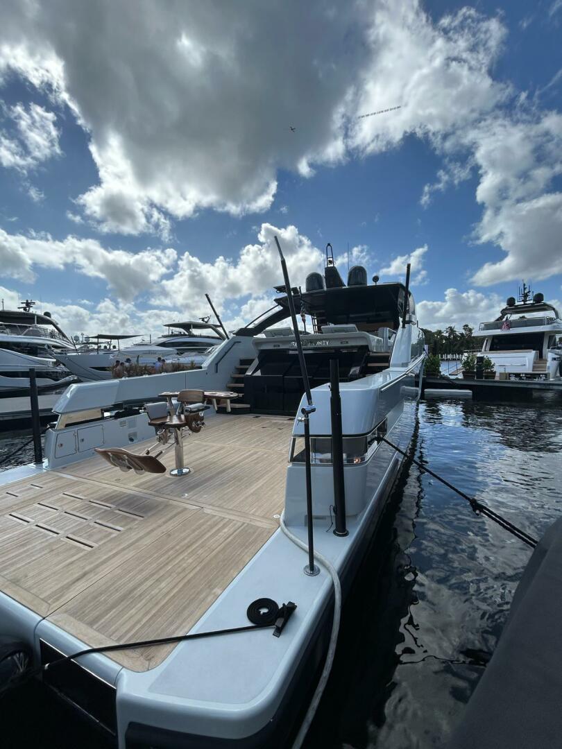 Snack Money 72ft Bluegame Yacht For Sale
