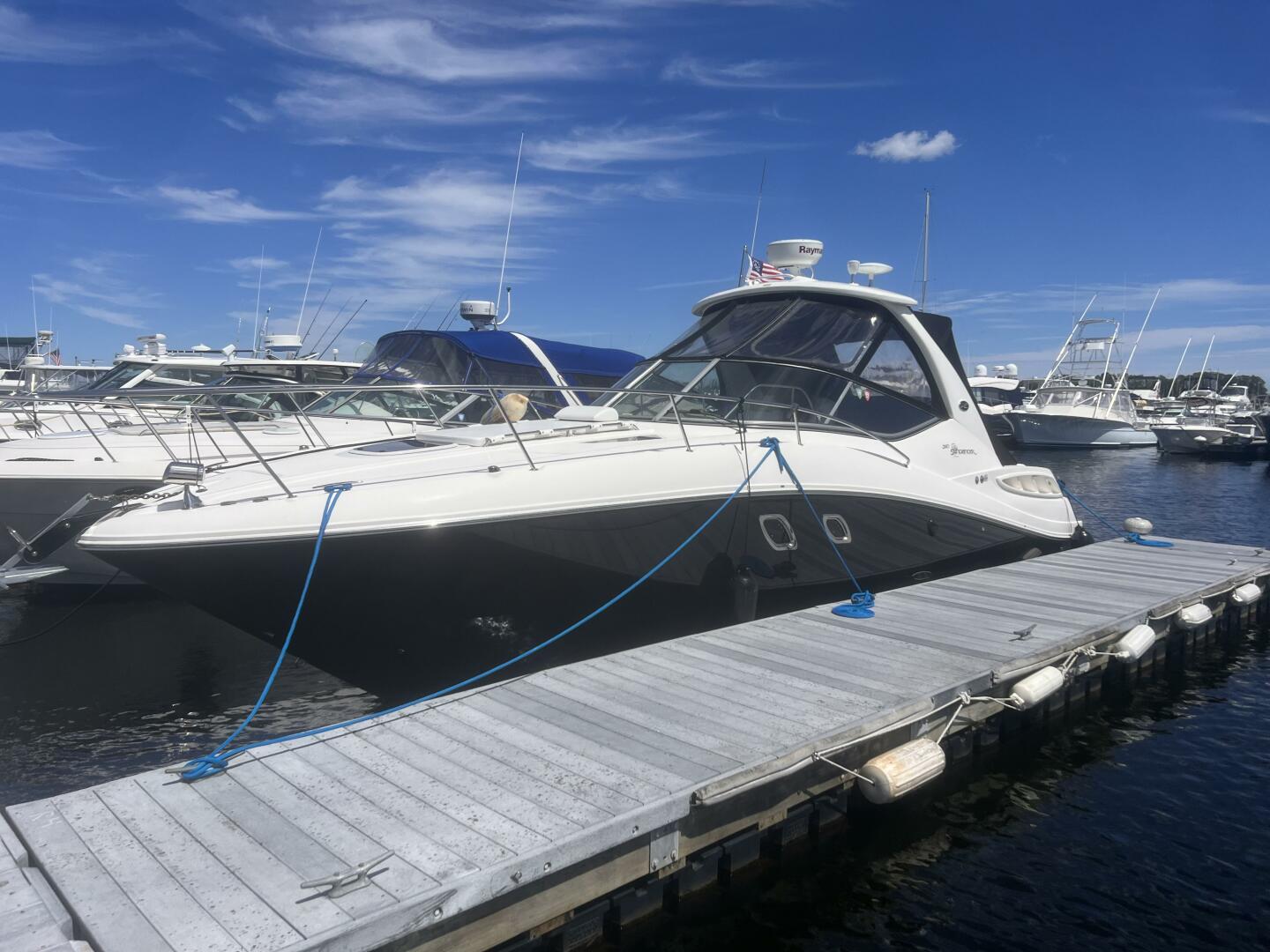 NO WOKE ZONE 33ft Sea Ray Yacht For Sale