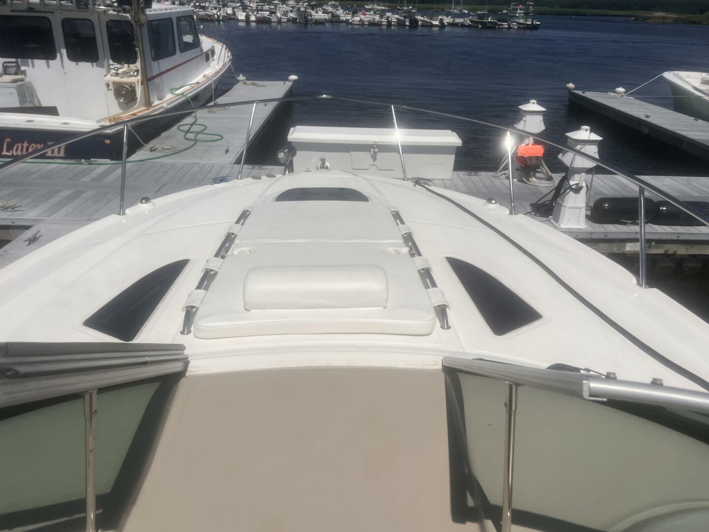 NO WOKE ZONE 33ft Sea Ray Yacht For Sale