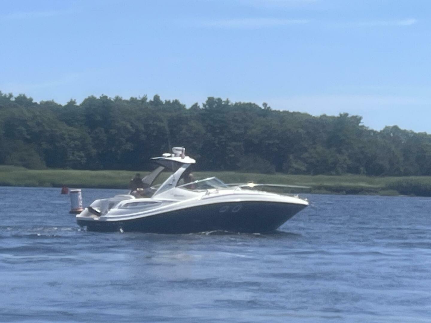 NO WOKE ZONE 33ft Sea Ray Yacht For Sale