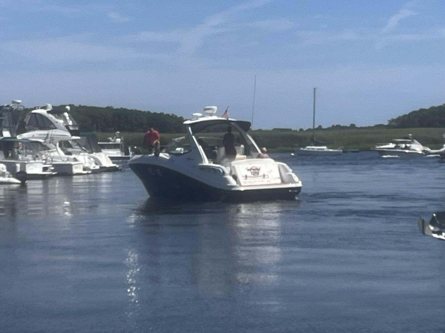 NO WOKE ZONE 33ft Sea Ray Yacht For Sale