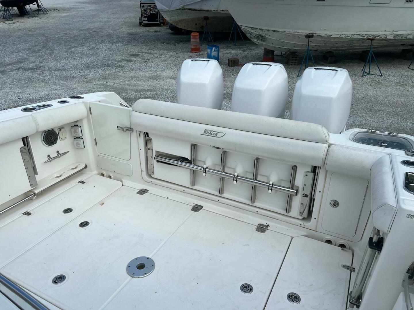 2014 Boston Whaler 350 Outrage cockpit with rear bench seat 