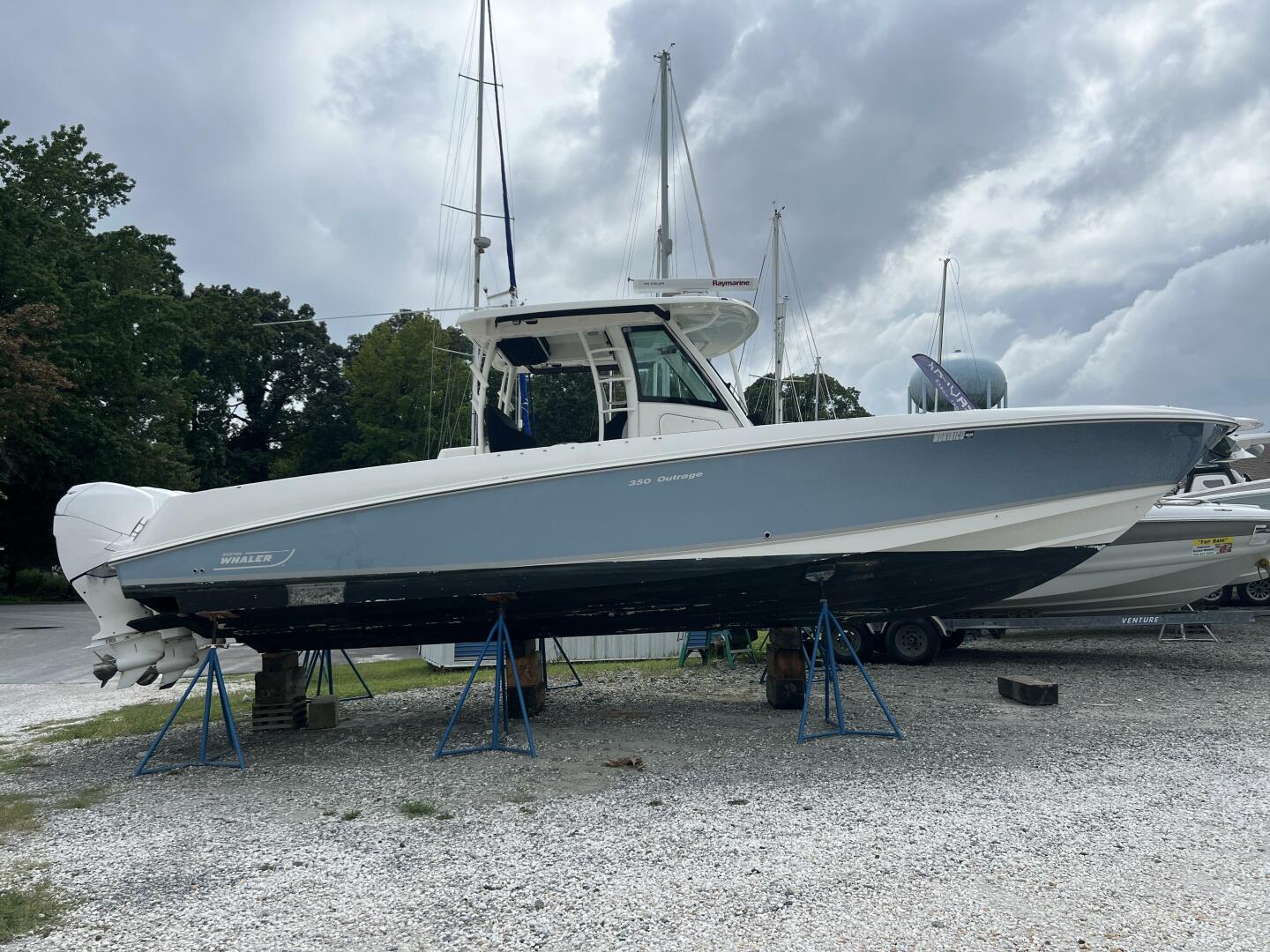 2014 Boston Whaler 350 Outrage Starboard Side