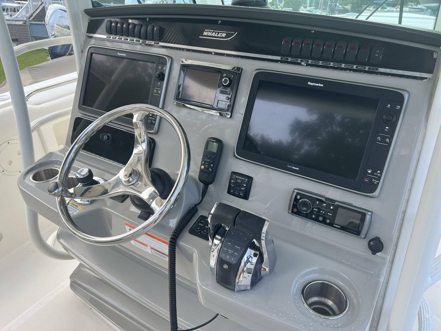 2014 Boston Whaler 350 Outrage Helm from Starboard with elec
